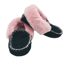 Load image into Gallery viewer, Black & Pink Moccasins